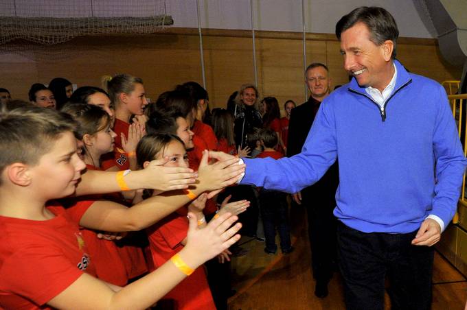 Predsednik Republike Slovenije Borut Pahor si je v športni dvorani Osnovne šole Antona Martina Slomška na Vrhniki ogledal finale svetovnega pokala v Rock'n'Roll-u.