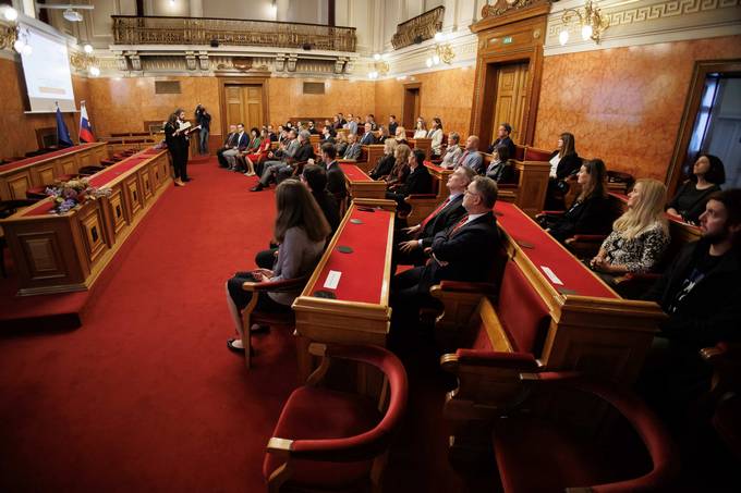 Predsednik Pahor častni pokrovitelj slovesnosti ob prvi podelitvi nagrade dr. Uroša Seljaka študentom in njihovim mentorjem za objavljene prispevke v priznanih znanstvenih publikacijah