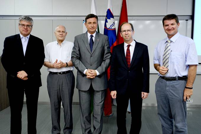 Predsednik republike Borut Pahor je danes kot častni pokrovitelj prisostvoval slovesnemu podpisu Sporazuma o sodelovanju pri pripravi smernic Korporativne integritete v skladu z OECD smernicami o notranji kontroli, etiki in skladnosti poslovanja