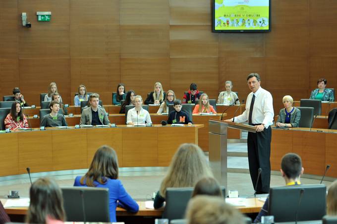 Predsednik republike Borut Pahor se je danes udeležil zasedanja 24. Nacionalnega otroškega parlamenta, ki je potekal na temo "Razmere v družbi"
