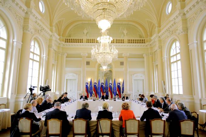 Predsednik Pahor gostil konferenco "Slovenija 2030 - Izzivi srebrne generacije"