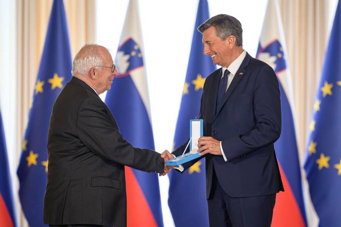 Predsednik republike v Predsedniški palači priredil posebno slovesnost ob 30-letnici mednarodnega priznanja Republike Slovenije - Smolle