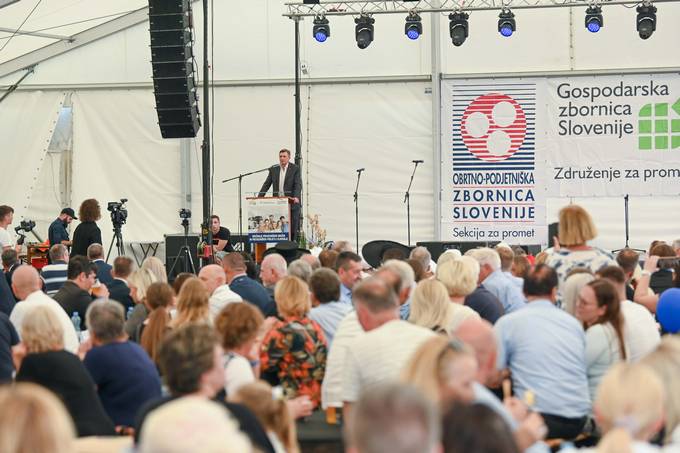 Predsednik Pahor na tradicionalnem srečanju prevozniških družin in prevozniških podjetij iz Slovenije