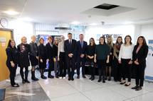 19. 12. 2022, Ljubljana – Predsednik Republike Slovenije Borut Pahor je danes obiskal zaposlene na Komisiji za preprečevanje korupcije. Sprejel ga je predsednik komisije dr. Robert Šumi, ki ga je predsednik Pahor na ta položaj imenoval februarja 2020. (Daniel Novakovič/STA)
