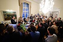 14. 12. 2022, Ljubljana – Predsednik Pahor je sprejel članice in člane SBC – Kluba slovenskih podjetnikov, ki so z družinami obiskali Predsedniško palačo (Nebojša Tejić/STA)