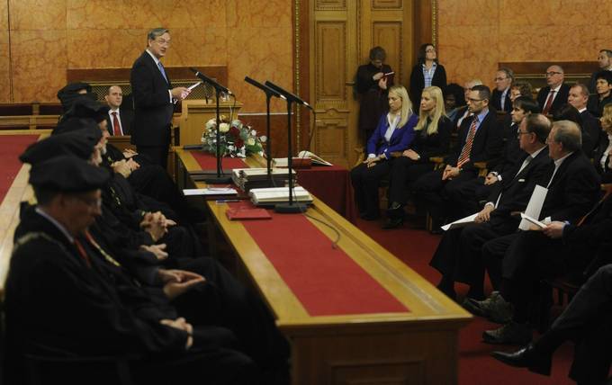 Predsednik republike dr. Danilo Türk se je ob tednu Univerze v Ljubljani udeležil slavnostne seje Senata Univerze v Ljubljani